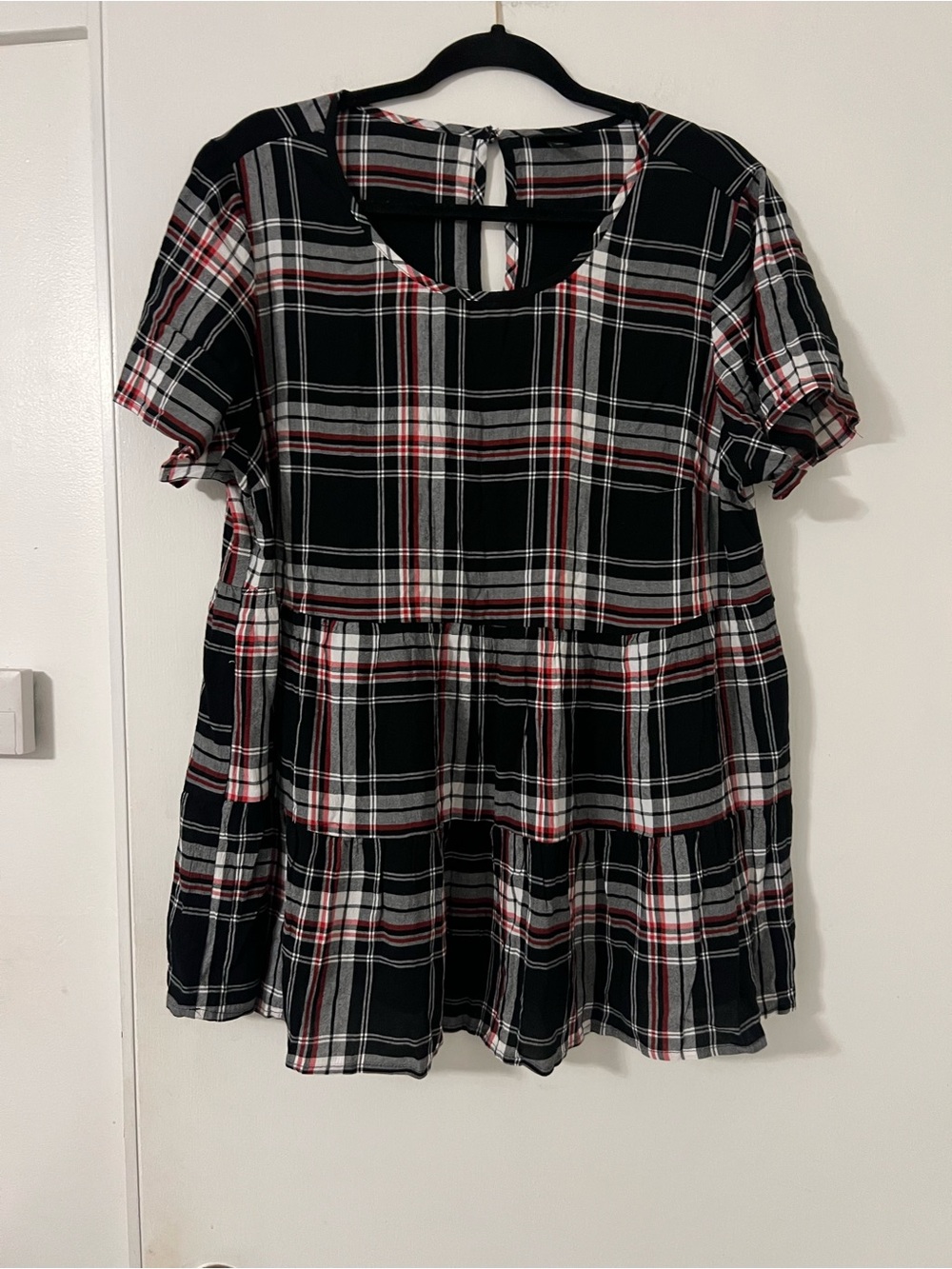 Torrid Black Plaid Button-Back Babydoll Top size 1 (14/16)